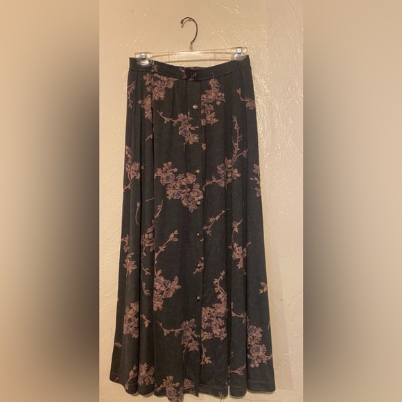 Classics by Carol Anderson 2 piece Set - Picture 4 of 4